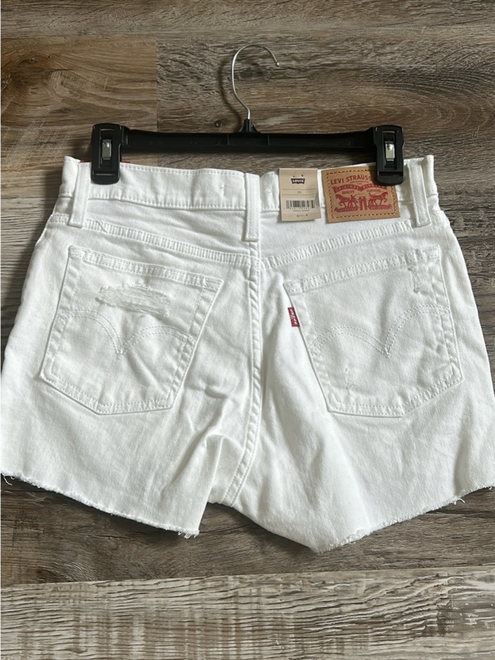 NWT Levi's White Denim High-Rise Women’s Shorts 28